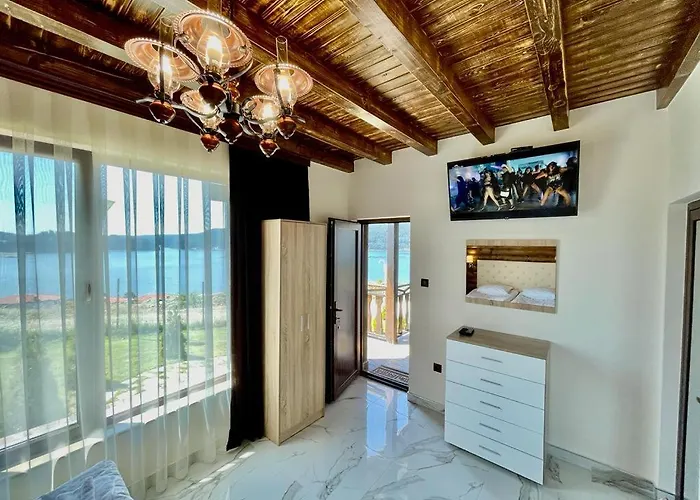 Луксозна вила Art *